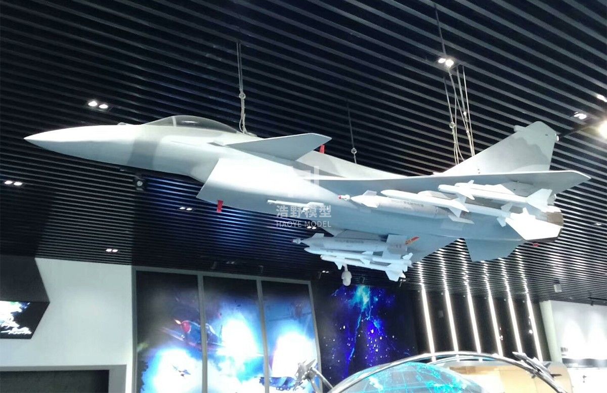 中國殲15戰(zhàn)斗機展廳模型